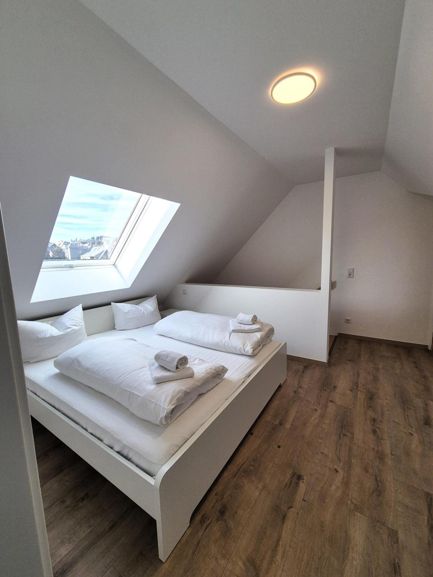Apartment 21136