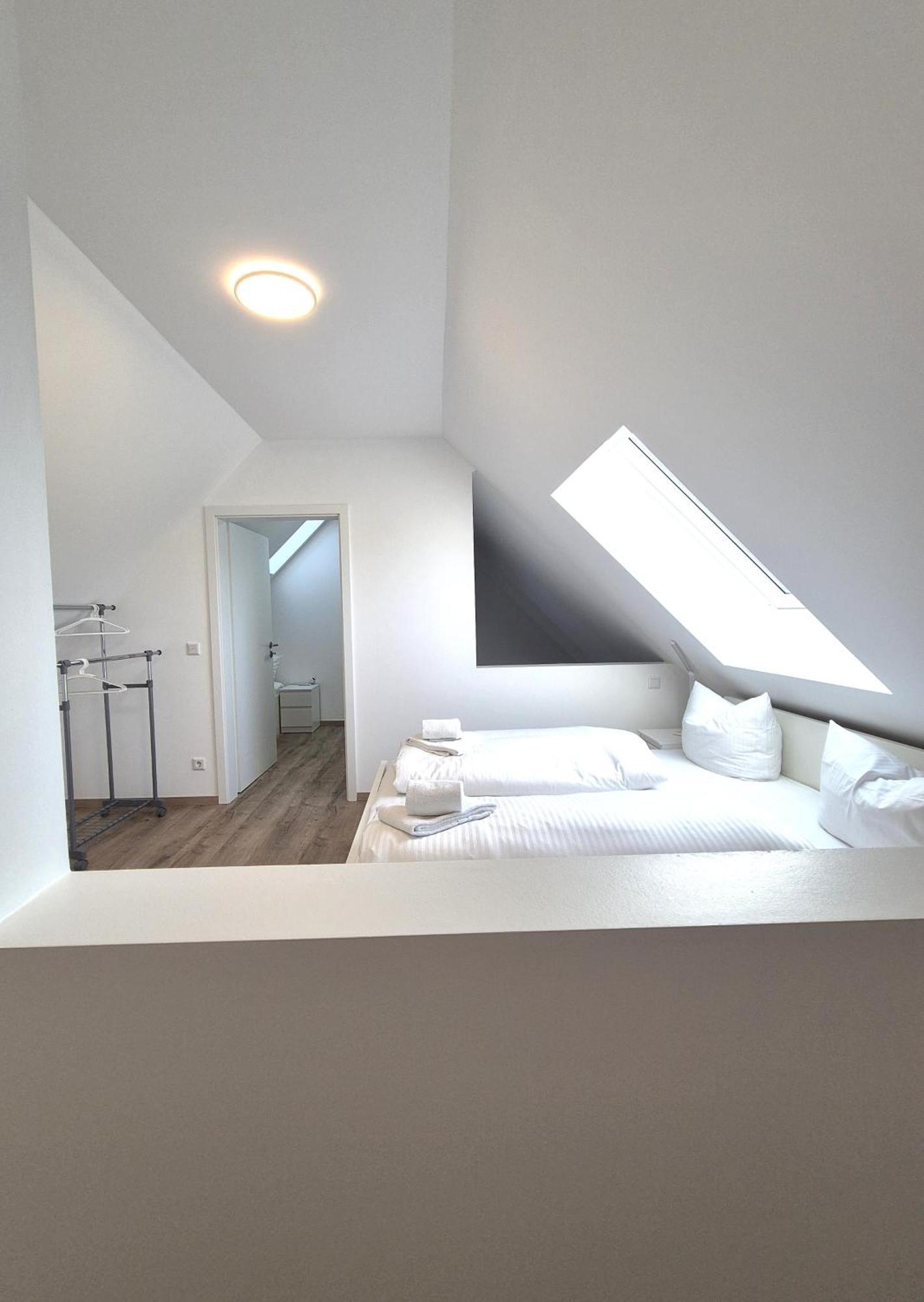 21136 Apartment *